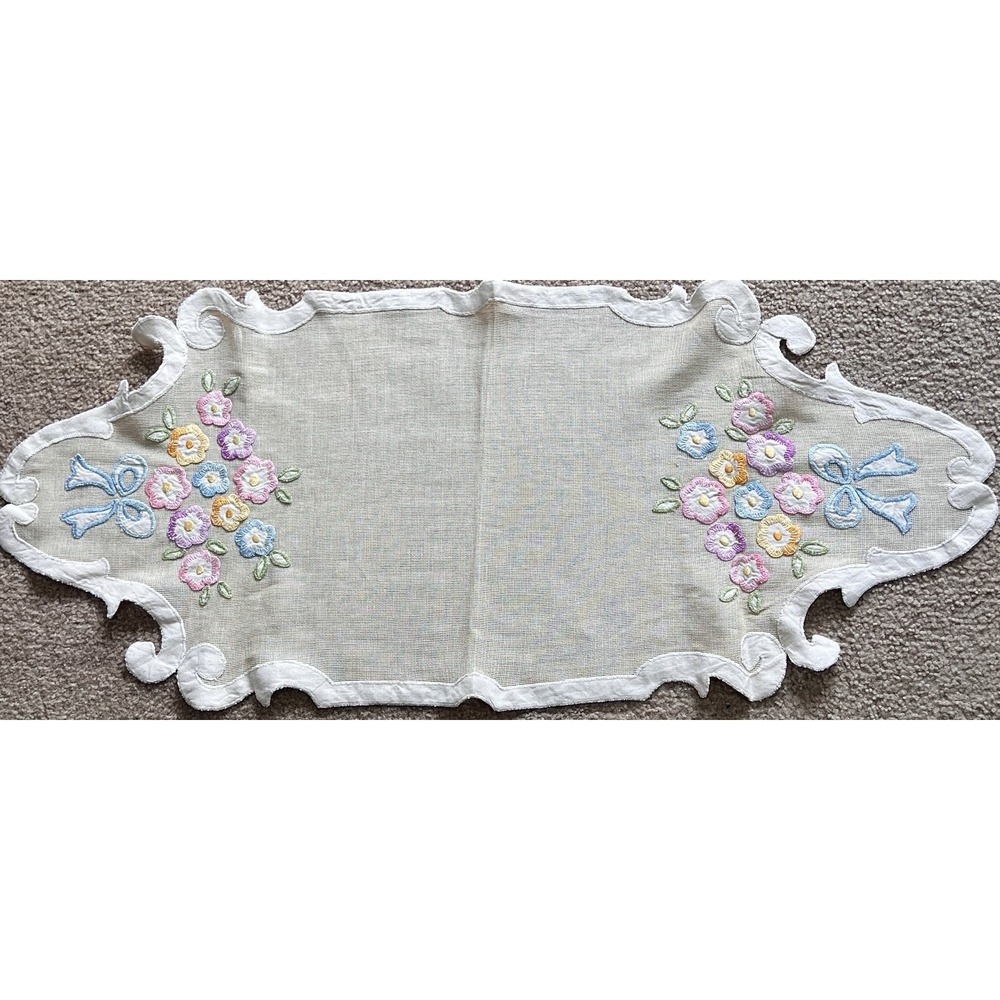 Embroidered Doily Runner Dresser Scarf Multi Colored Very Pretty Vintage 1930's